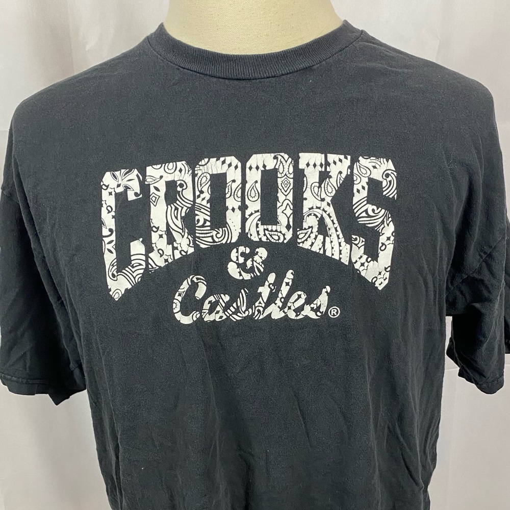 Crooks and castles white bandanna print extra-large black T-shirt